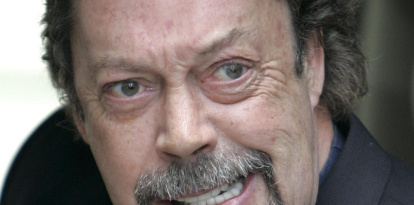 Fotografía de archivo del 18 de mayo de 2005 que muestra al actor británico Tim Curry en Nueva York (Estados Unidos). Curry conocido por interpretar al Dr. Frank-N-Furter en el clásico de culto 'The Rocky Horror Picture Show', falleció anoche a los ochenta años. EFE/ Peter Foley.