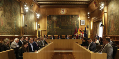 Un momento del Pleno extraordinario de la Diputación de León.