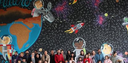 Familias afectadas por la situación «extrema» de falta de espacio en el CRA de Cubillos del Sil.