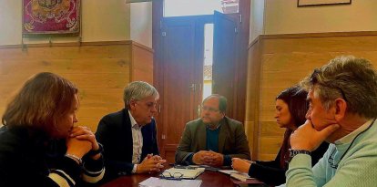 Un momento de la reunión de este lunes.