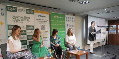 La consejera participó en un foro de mujeres rurales en Valladolid.