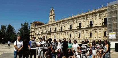 Los participantes en el búnker de Villamanín.