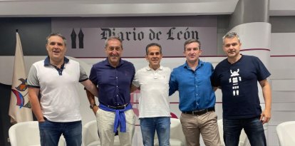Óscar Díez, Juan Simón, Á. Fraguas, José Antonio Pérez y Raúl Castro, en el Club de Prensa de Diario de León.
