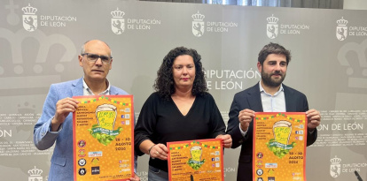 Foto de autoridades en la presentación del certamen.
