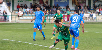 El Atlético Astorga regresó de vacío de Compostela tras golear en casa al Ourense CF.