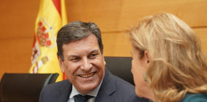 El consejero de Economía y Hacienda, Carlos Fernández Carriedo, comparece ante la Comisión de Economía y Hacienda de las Cortes de Castilla y León para explicar el Proyecto de Ley de Presupuestos Generales de la Comunidad para 2027 y el relativo a su departamento.