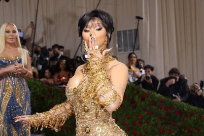 Donatella Versace y Cardi B