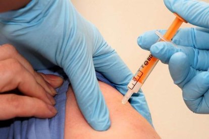 La vacunación es una de las medidas preventivas más eficaces para combatir la gripe.