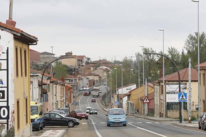 Travesía de la Nacional 120 por el municipio de Valverde de la Virgen. DL