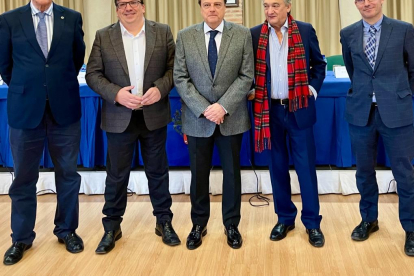 El presidente del Consejo de Cuentas, Mario Amilivia y los consejeros Emilio Melero y Miguel Ángel Jiménez fueron recibidos por el alcalde, Jesús María Cedazo, y otros miembros de la Corporación municipal.