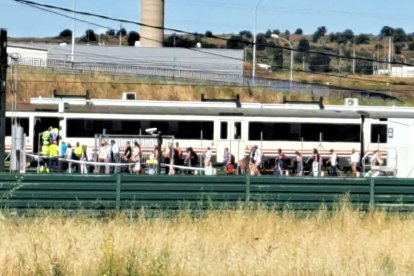 Auxilio de 498 pasajeros de un Alvia en Vilecha.