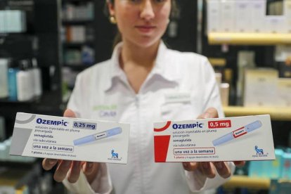 Dos envases del medicamento Ozempic contra la obesidad y la diabetes.