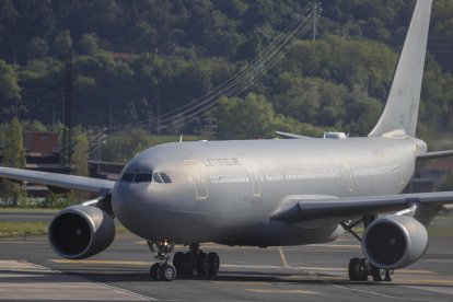 Imagen de archivo de un avión del Ejército del Aire. EFE/Luis Tejido