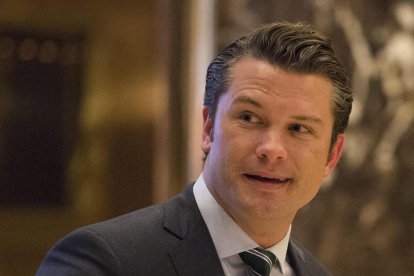 Fotografía de archivo del 15 de diciembre de 2016 de Pete Hegseth a su llegada a la Trump Tower para reunirse con el entonces presidente electo de Estados Unidos, Donald Trump, en Nueva York (Estados Unidos). EFE/ Albin Lohr-jones