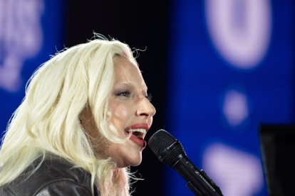 Imagen de archivo de Lady Gaga en Philadelphia (EEUU). La cantante es una de las artistas que sacarán disco en 2025. EFE/EPA/DAVID MUSE