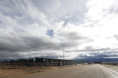Imagen reciente de El Bayo, el gran polígono industrial del Bierzo, a medio acabar y pendiente de los planes de expansión de la Junta de Castilla y León.