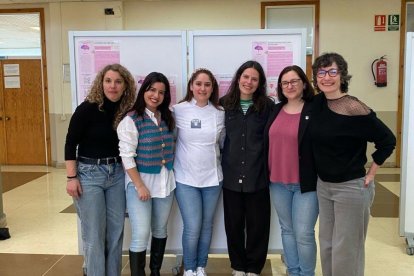 Las organizadoras con algunas de las productoras participantes.
