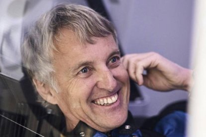 Jesús Calleja, dentro de la cápsula espacial.
