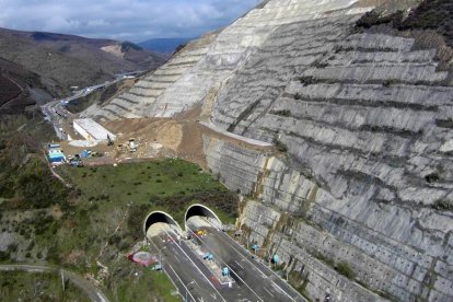 El talud de Trabadelo, en la autovía A-6.