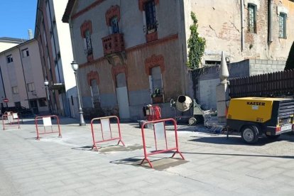 La calle Jardines ha sido la primera en la que se ha intervenido.