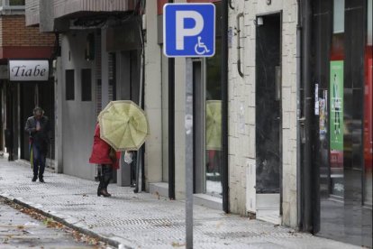 Temporal de viento y lluvia en León.