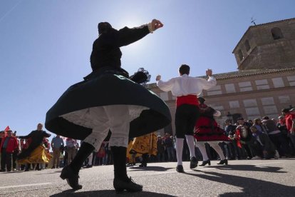 Celebración de los actos conmemorativos del Día de Castilla y León en el histórico municipio vallisoletano de Villalar de los Comuneros, este miércoles.