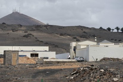  Cierre del centro de acogida de menores migrantes en Lanzarote por mala gestión y malas condiciones.