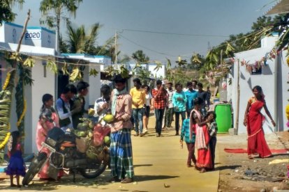 El barrio de viviendas inaugurado en India con fondos de la carrera '1 km 1 vida'.