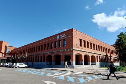 Escuela de Ingenierías Industrial, Informática y Aeroespacial de la ULE, donde se desarrollarán los cursos sobre IA.