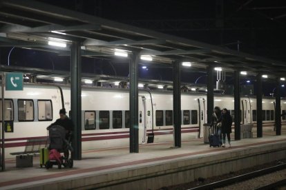 Andenes de la estación provisional de León.