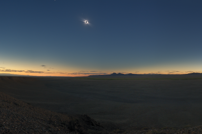 Eclipse solar total de 2008 observado por Wind Solar Sherpas.