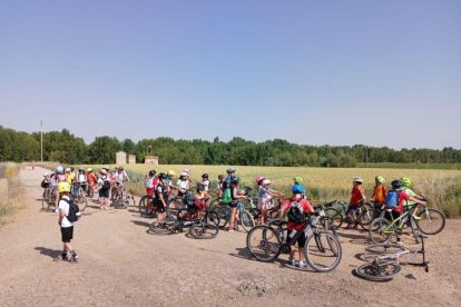 Escolares participan en una actividad extraescolar en la provincia.