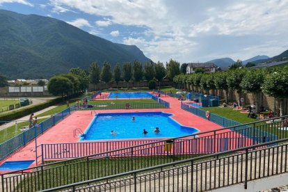 Imagen de las piscinas municipales de Villablino.