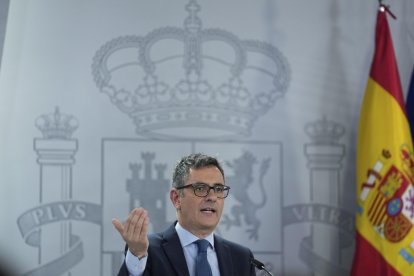 El ministro de la Presidencia, Justicia y Relaciones con las Cortes, Félix Bolaños, durante la rueda de prensa posterior al Consejo de Ministros.-EFE/ Borja Sanchez-Trillo.