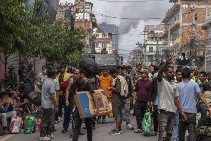 Nepal contiene el aliento tras una violenta jornada.
