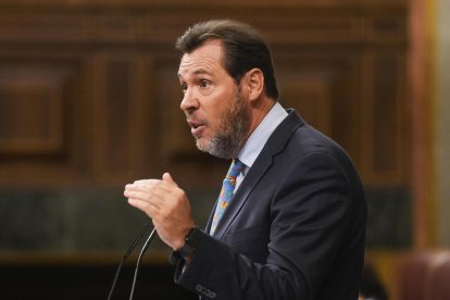 Imagen de archivo del ministro de Transportes, Óscar Puente./Archivo. EFE/ Borja Sánchez-Trillo.
