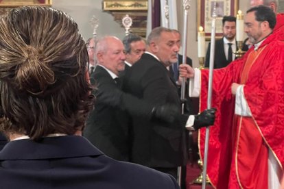 Toma de posesión de Miguel Urdiales como abad del Dulce Nombre de Jesús Nazareno.