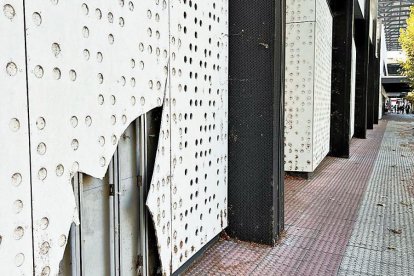 Imagen de uno de los paneles externos de la estación.