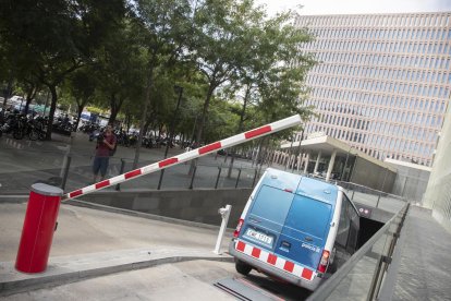 Imagen de archivo del acceso a la Ciudad de la Justicia en Barcelona. EFE/ Marta Pérez.