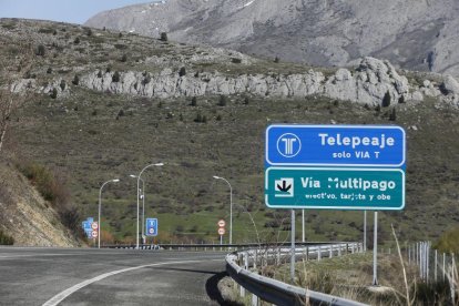 Cartel anunciador del peaje en la AP-66.