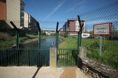 Cubrir el canal de Cornatel en la parte urbana podría ser una de las iniciativas a desarrollar con las ayudas concedidas.