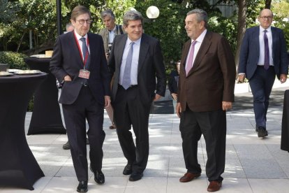 El presidente del patronato de Fedea, José Ignacio Goirigolzarri, recibe a José Luis Escrivá.