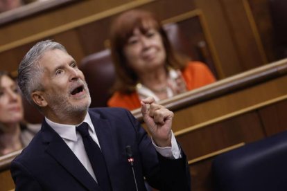 El ministro de Interior, Fernando Grande Marlaska interviene en la sesión del control al ejecutivo celebrada este miércoles