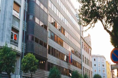 El inmueble está ubicado en Gran Vía de San Marcos 27.