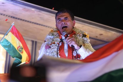 Rodrigo Paz Pereira pronuncia un discurso este domingo, en La Paz (Bolivia).