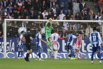 Álvaro Jiménez sólo ha recibido un gol en los cuatro partidos que ha disputado.