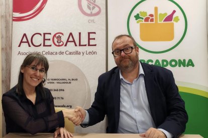 Firma convenio Mercadona y Acecale.