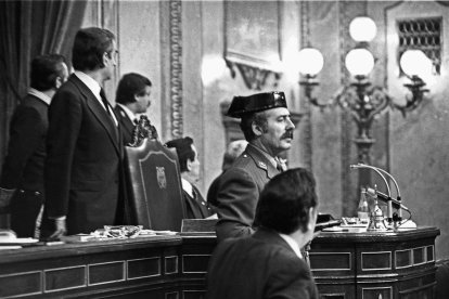 Archivo - 23 FEBRERO 1981 - MADRID, ESPAÑA: El teniente coronel de la Guardia Civil, Antonio Tejero, accede al Congreso de los Diputados durante la segunda votación de investidura de Leopoldo Calvo Sotelo como presidente del Gobierno.