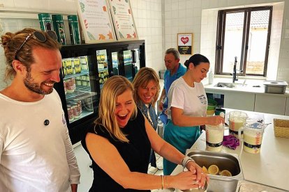 Un grupo de blogueros invitados por Turisleón, durante una de las actividades en Coladilla. dl