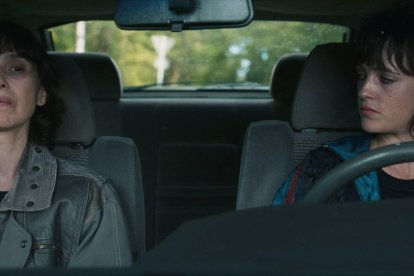 Ariadna Gil interpreta a una dirigente de ETA inspirada en Anboto, junto a Susana Abaitua como agente infiltrada, en Un fantasma en la batalla, la nueva película de Netflix basada en hechos reales.